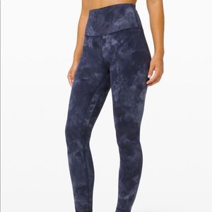 Lululemon’s Align HR Pant 25” *DIAMOND DYE NAVY